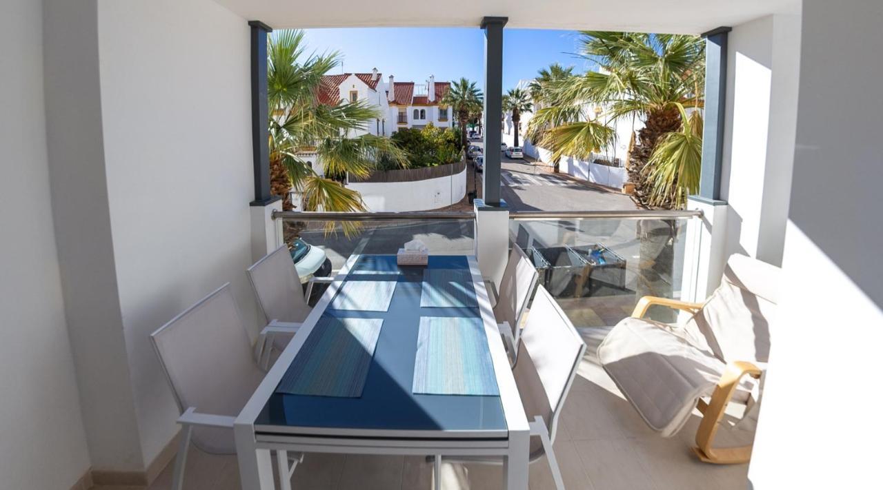 Lovely Apartment Centrally Located In Estepona Eksteriør bilde